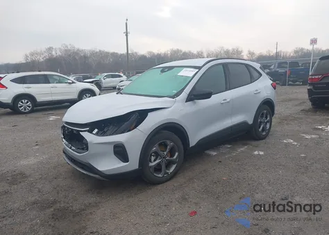 2025 Ford Escape St-Line z USA, uszkodzony, nr VIN 1FMCU0MN8SUB33748